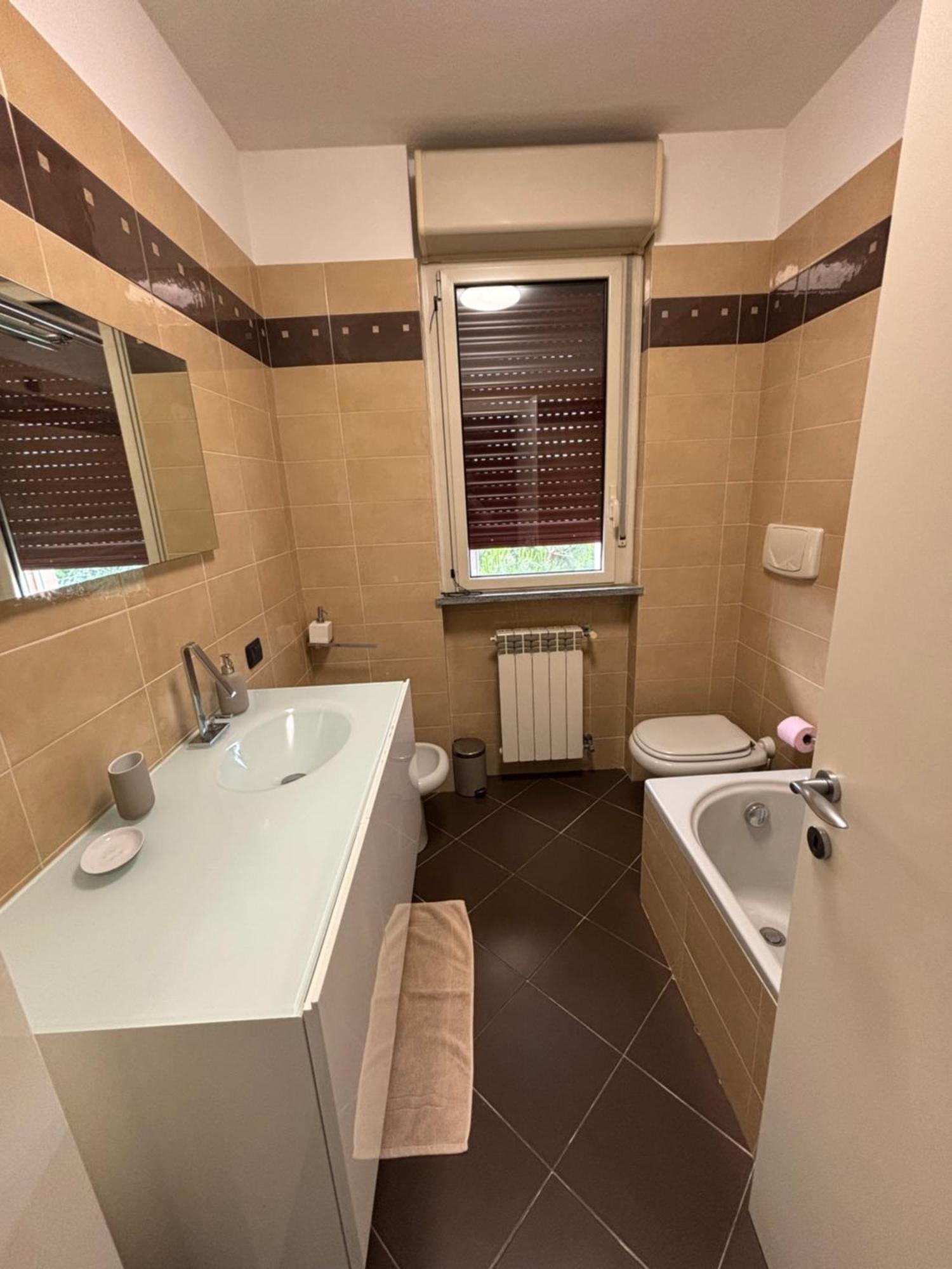 Casa Rino- Rho Fiera Lägenhet Exteriör bild